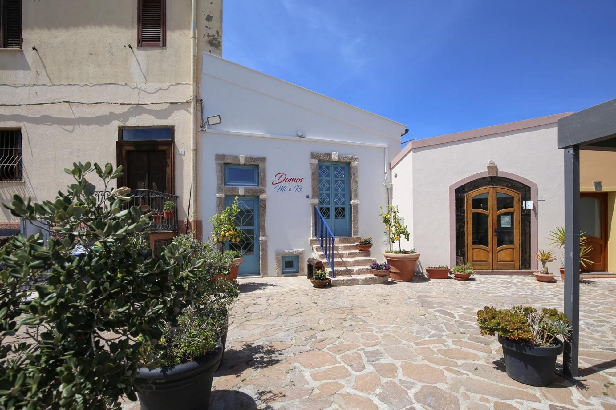 B&B Domos Mi & Ro Castelsardo Eksteriør bilde